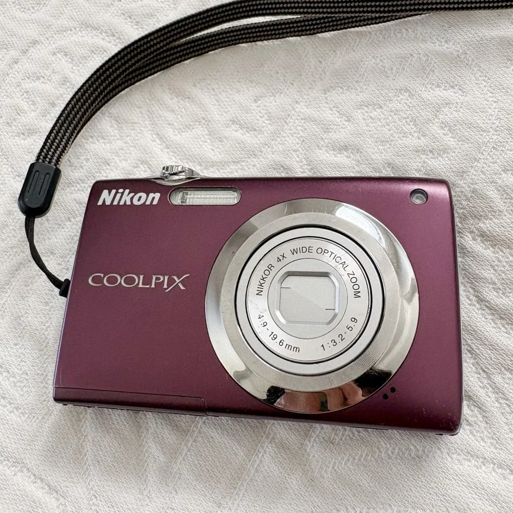 Nikon Coolpix S3000 Compact Digital 12MP Camera